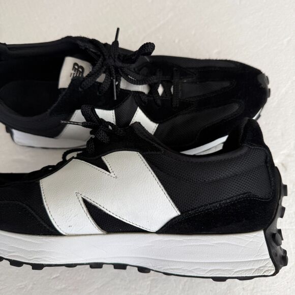 Size 15 - New Balance 327 Black Low-Cut Men's Sneakers MS327CBW - Picture 2 of 9